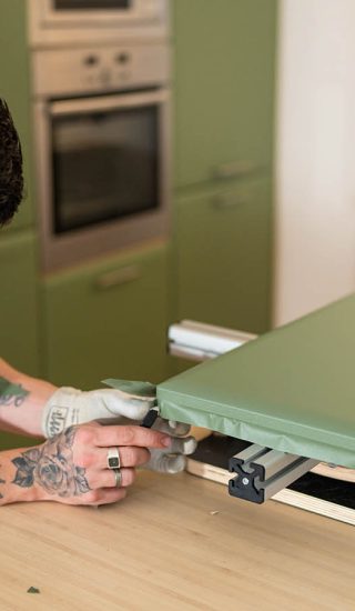 installation d'un covering sur une porte de cuisine